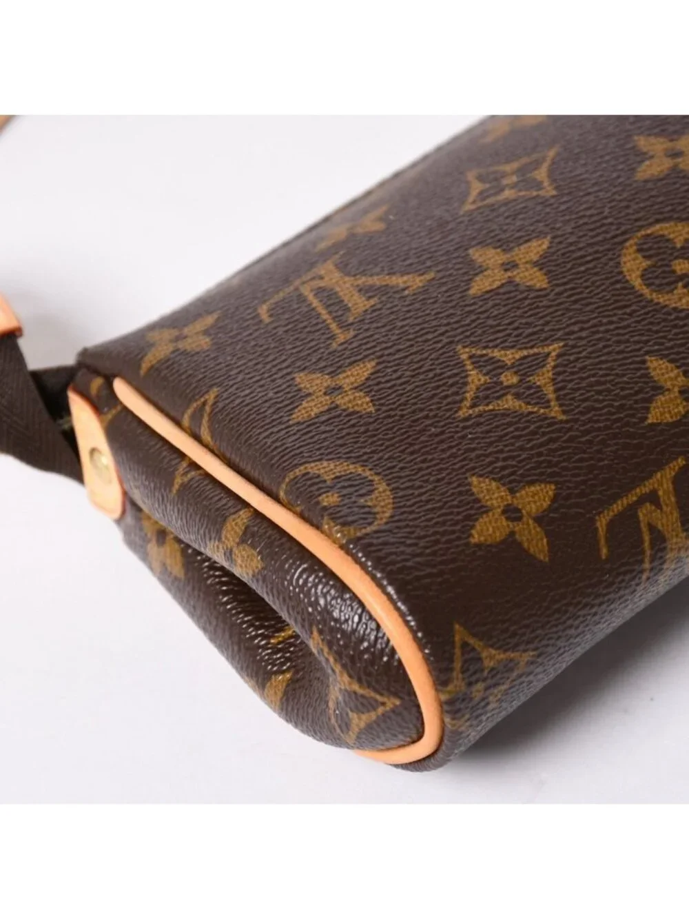 Louis Vuitton Pochette Monogram Brown Gold